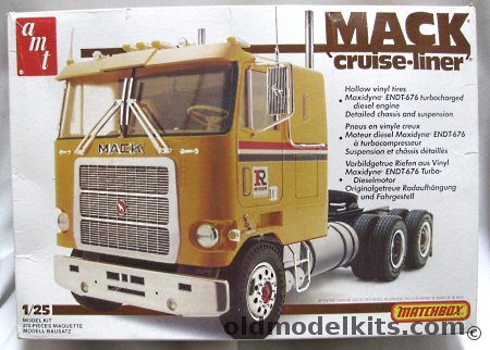 AMT 1/25 Mack Cruise-Liner (Cruiseliner) Semi Truck, T536 plastic model kit